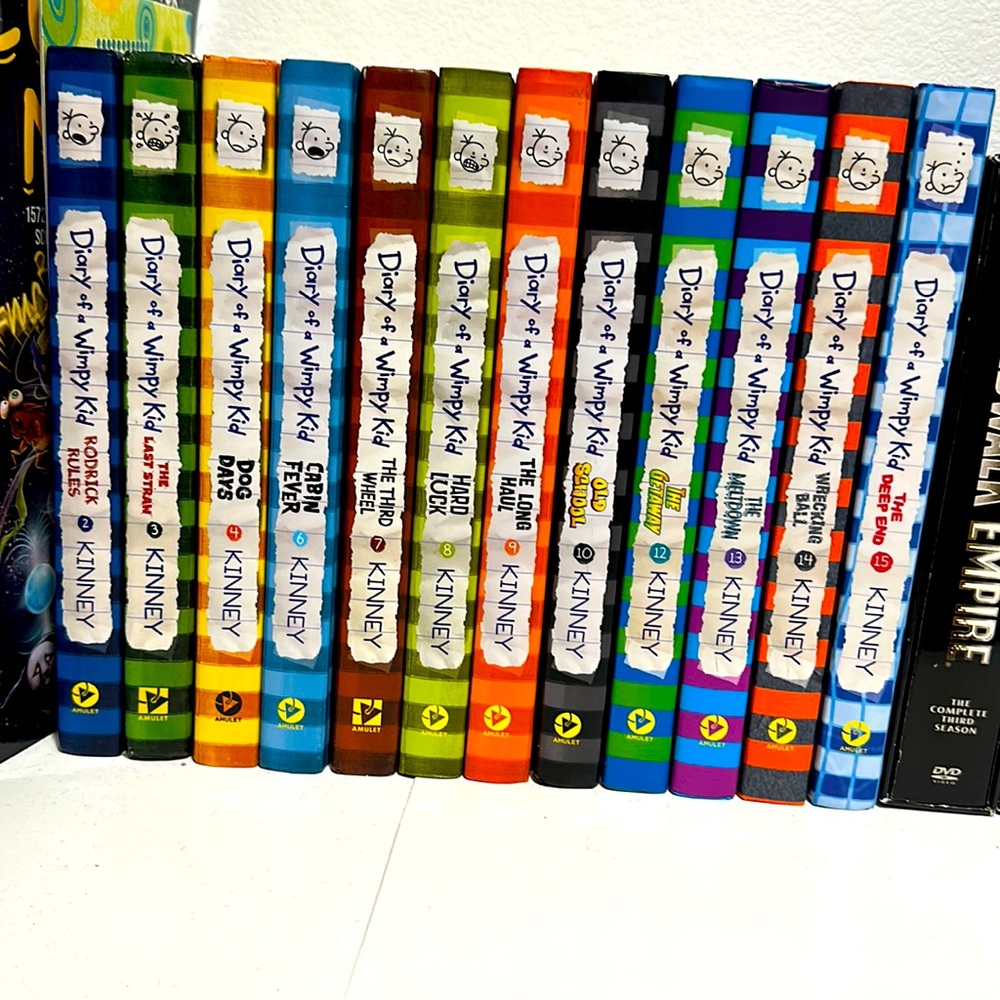Diary of a Wimpy Kid BOOKS 📚 Sold together!! Not Complete!!!